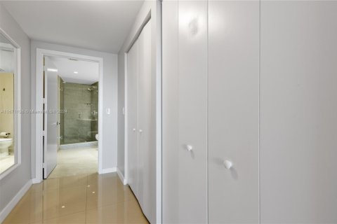 Condominio en venta en Miami, Florida, 3 dormitorios, 173.26 m2 № 1763989 - foto 18