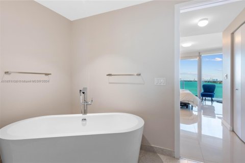 Condominio en venta en Miami, Florida, 3 dormitorios, 173.26 m2 № 1763989 - foto 14