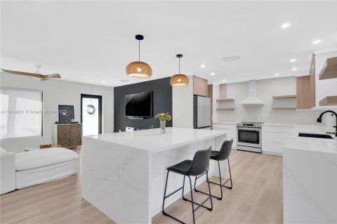 Casa en venta en Miami, Florida, 3 dormitorios, 111.48 m2 № 1974134 - foto 8