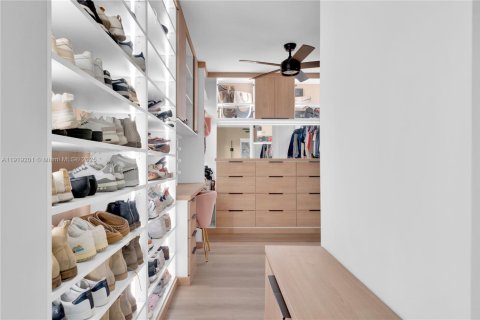 Casa en venta en Miami, Florida, 3 dormitorios, 111.48 m2 № 1974134 - foto 28