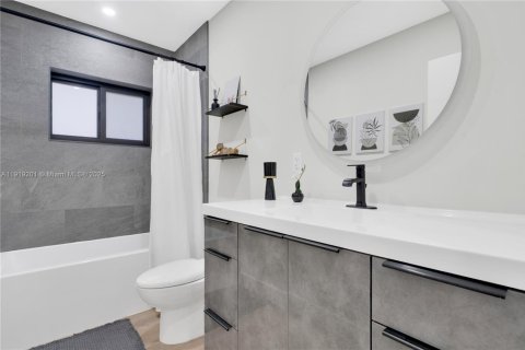 Casa en venta en Miami, Florida, 3 dormitorios, 111.48 m2 № 1974134 - foto 17