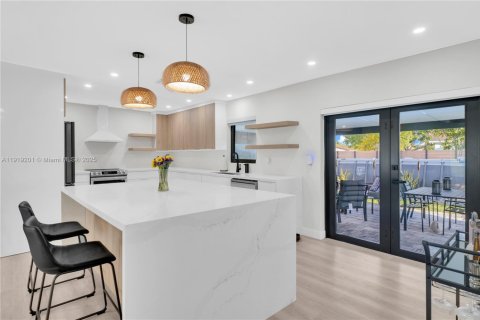 Casa en venta en Miami, Florida, 3 dormitorios, 111.48 m2 № 1974134 - foto 6