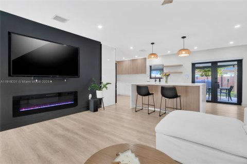 Casa en venta en Miami, Florida, 3 dormitorios, 111.48 m2 № 1974134 - foto 13
