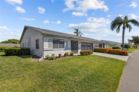 Condo in Sun City Center, Florida, 2 bedrooms  № 1602134 - photo 2