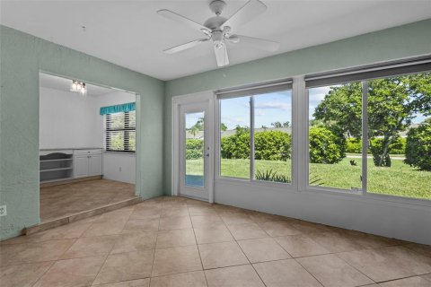 Condo in Sun City Center, Florida, 2 bedrooms  № 1602134 - photo 17