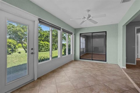 Condo in Sun City Center, Florida, 2 bedrooms  № 1602134 - photo 16