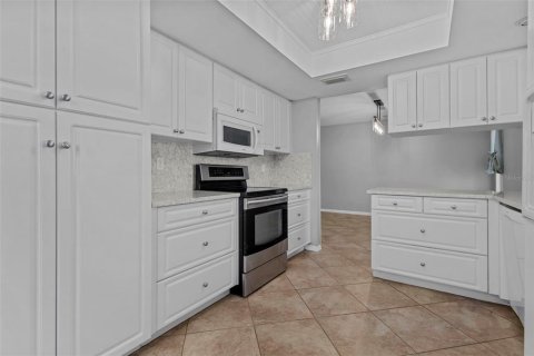 Condo in Sun City Center, Florida, 2 bedrooms  № 1602134 - photo 6