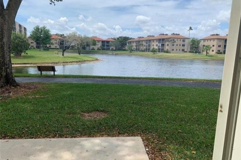 Condominio en alquiler en Lauderhill, Florida, 2 dormitorios, 96.62 m2 № 2190355 - foto 6