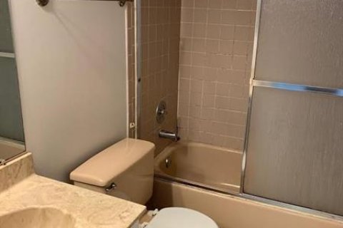 Condominio en alquiler en Lauderhill, Florida, 2 dormitorios, 96.62 m2 № 2190355 - foto 5