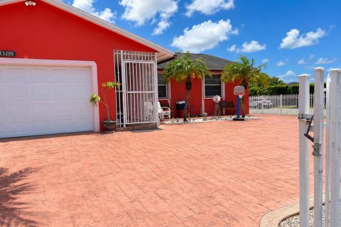 Villa ou maison à vendre à Homestead, Floride: 3 chambres, 114.27 m2 № 2084316 - photo 4