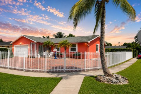 Villa ou maison à vendre à Homestead, Floride: 3 chambres, 114.27 m2 № 2084316 - photo 2