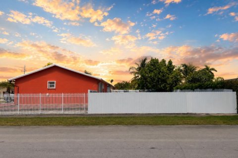 Villa ou maison à vendre à Homestead, Floride: 3 chambres, 114.27 m2 № 2084316 - photo 9