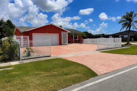 Villa ou maison à Homestead, Floride 3 chambres, 114.27 m2 № 2084316