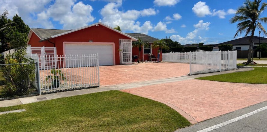 Villa ou maison à Homestead, Floride 3 chambres, 114.27 m2 № 2084316