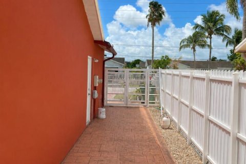 Villa ou maison à vendre à Homestead, Floride: 3 chambres, 114.27 m2 № 2084316 - photo 6