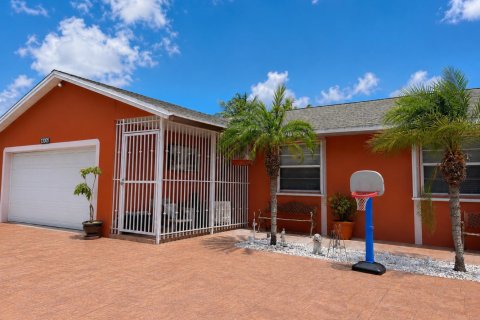 Villa ou maison à vendre à Homestead, Floride: 3 chambres, 114.27 m2 № 2084316 - photo 3