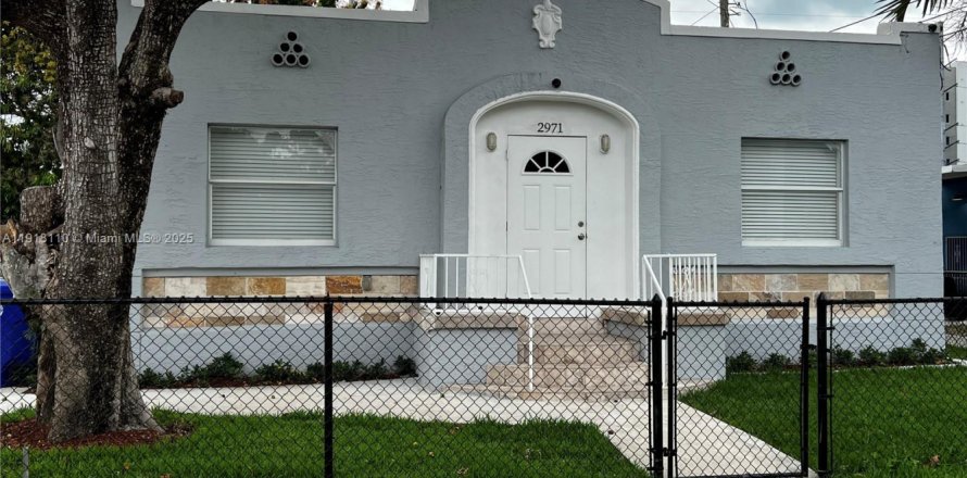 Villa ou maison à Miami, Floride 4 chambres, 235.69 m2 № 1973877