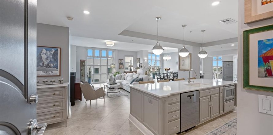 Condominio en Tampa, Florida, 2 dormitorios № 1883402
