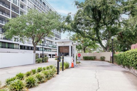 Copropriété à vendre à Tampa, Floride: 2 chambres, 95.88 m2 № 1549311 - photo 2