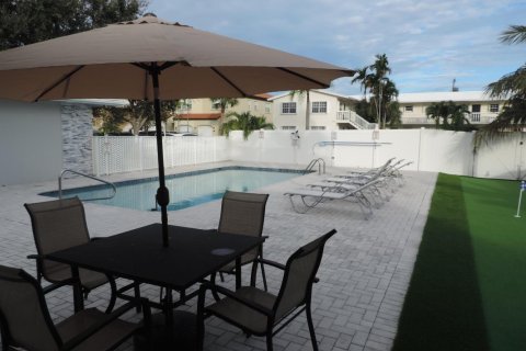 Commercial property in Fort Lauderdale, Florida 173.26 sq.m. № 2077525 - photo 14