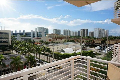 Снять в аренду квартиру в Авентура, Флорида 1 спальня, 70.05м2, № 1950004 - фото 8