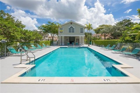 Condo in Coral Springs, Florida, 3 bedrooms № 2081937 - photo 1