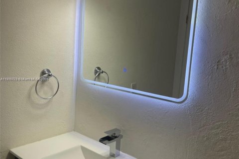 Снять в аренду кондоминиум в Майами, Флорида 2 спальни, 91.14м2, № 1956657 - фото 15