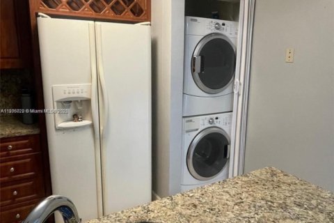 Снять в аренду кондоминиум в Майами, Флорида 2 спальни, 91.14м2, № 1956657 - фото 25