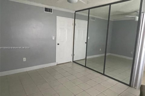 Снять в аренду кондоминиум в Майами, Флорида 2 спальни, 91.14м2, № 1956657 - фото 7