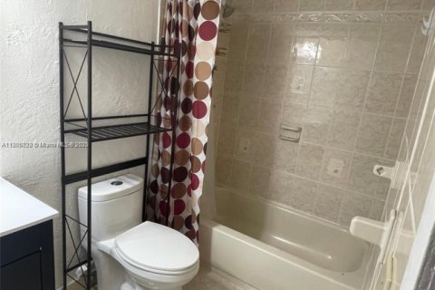 Снять в аренду кондоминиум в Майами, Флорида 2 спальни, 91.14м2, № 1956657 - фото 9