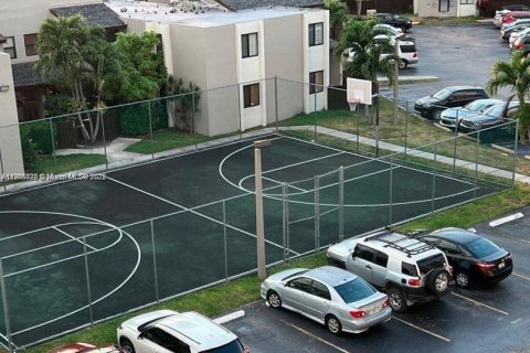 Снять в аренду кондоминиум в Майами, Флорида 2 спальни, 91.14м2, № 1956657 - фото 24