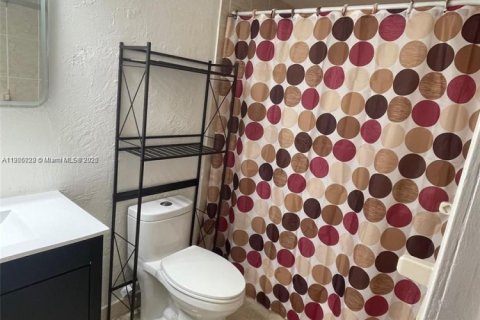 Снять в аренду кондоминиум в Майами, Флорида 2 спальни, 91.14м2, № 1956657 - фото 8