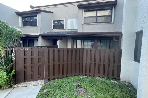 Снять в аренду кондоминиум в Майами, Флорида 2 спальни, 91.14м2, № 1956657 - фото 22