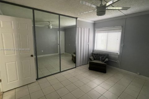 Снять в аренду кондоминиум в Майами, Флорида 2 спальни, 91.14м2, № 1956657 - фото 11