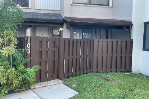 Снять в аренду кондоминиум в Майами, Флорида 2 спальни, 91.14м2, № 1956657 - фото 17