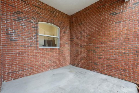 House in Port Orange, Florida 3 bedrooms, 156.17 sq.m. № 2110935 - photo 17