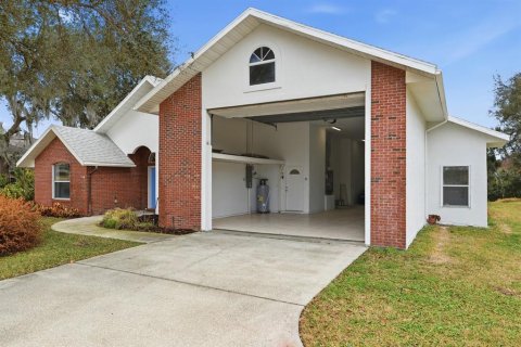 House in Port Orange, Florida 3 bedrooms, 156.17 sq.m. № 2110935 - photo 13