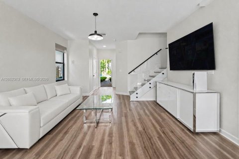 Touwnhouse à louer à Homestead, Floride: 3 chambres, 140.65 m2 № 2192148 - photo 7