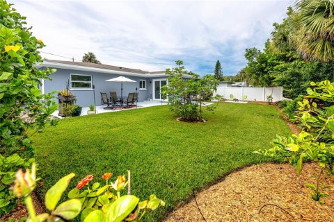 House in Largo, Florida 3 bedrooms, 107.77 sq.m. № 1898866 - photo 16