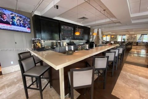 Condominio en venta en Doral, Florida, 1 dormitorio, 99.41 m2 № 2032893 - foto 22