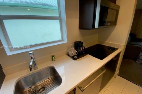 Condominio en venta en Doral, Florida, 1 dormitorio, 99.41 m2 № 2032893 - foto 28