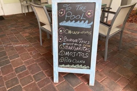 Condominio en venta en Doral, Florida, 1 dormitorio, 99.41 m2 № 2032893 - foto 9