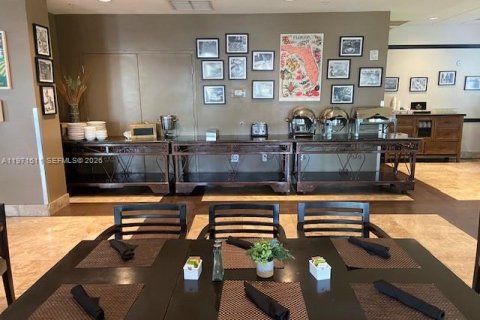 Condominio en venta en Doral, Florida, 1 dormitorio, 99.41 m2 № 2032893 - foto 4