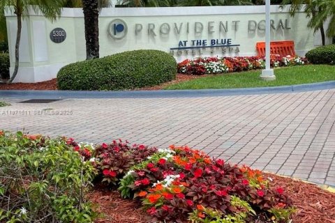 Condominio en venta en Doral, Florida, 1 dormitorio, 99.41 m2 № 2032893 - foto 25