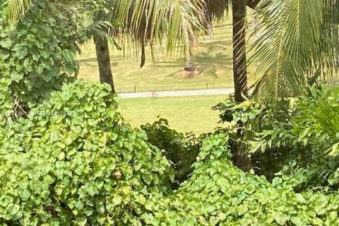 Condominio en venta en Doral, Florida, 1 dormitorio, 99.41 m2 № 2032893 - foto 17