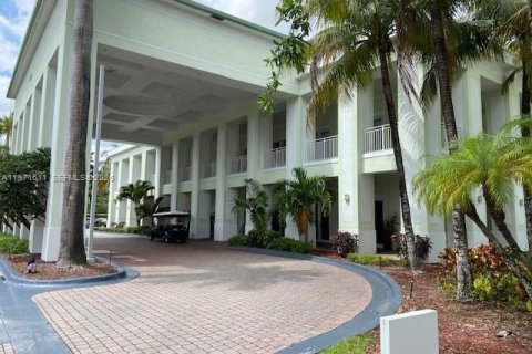 Condominio en venta en Doral, Florida, 1 dormitorio, 99.41 m2 № 2032893 - foto 10