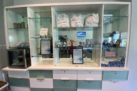 Condominio en venta en Doral, Florida, 1 dormitorio, 99.41 m2 № 2032893 - foto 18