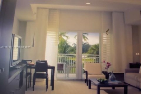 Condominio en venta en Doral, Florida, 1 dormitorio, 99.41 m2 № 2032893 - foto 20