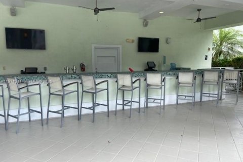 Condominio en venta en Doral, Florida, 1 dormitorio, 99.41 m2 № 2032893 - foto 6
