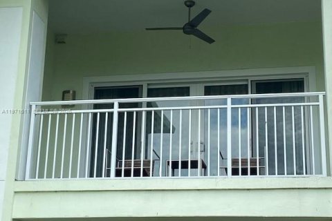 Condominio en venta en Doral, Florida, 1 dormitorio, 99.41 m2 № 2032893 - foto 24